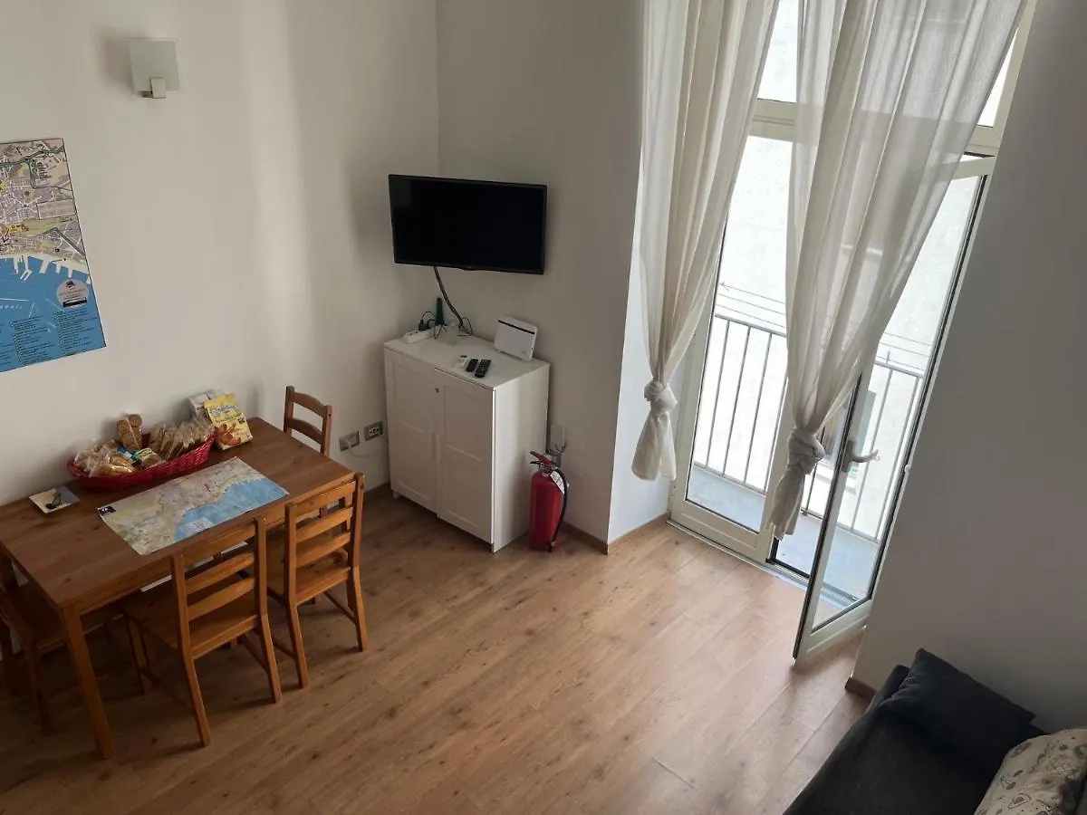 Bed & Breakfast Bed and Breakfast Ale & Tizy House Napoli Italia