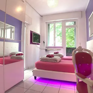 Duomo Luxury House 9 Pax , Milan Italy