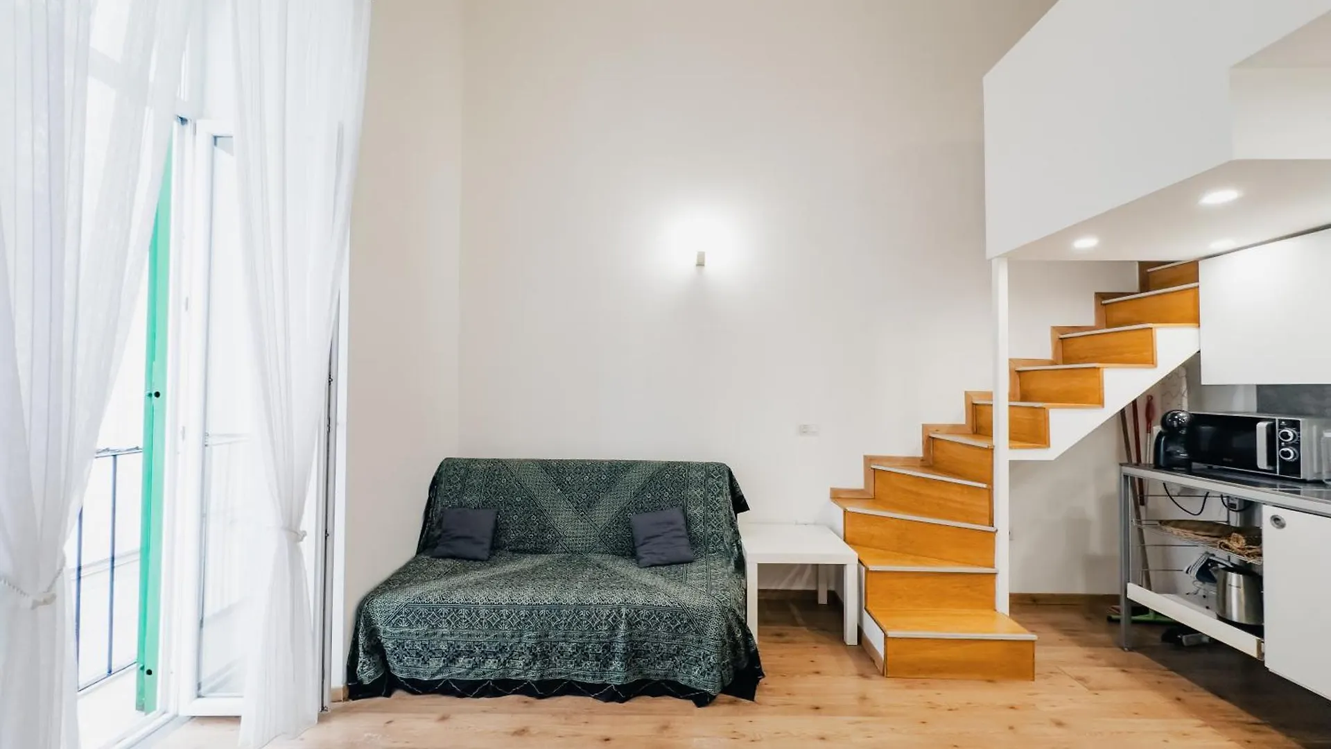 Ale & Tizy House Bed & Breakfast Naples Italy