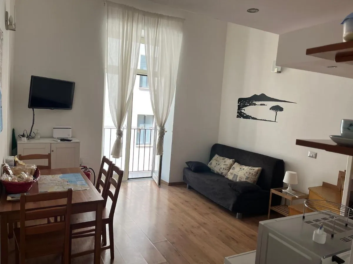 Ale & Tizy House Bed & Breakfast Naples Italy