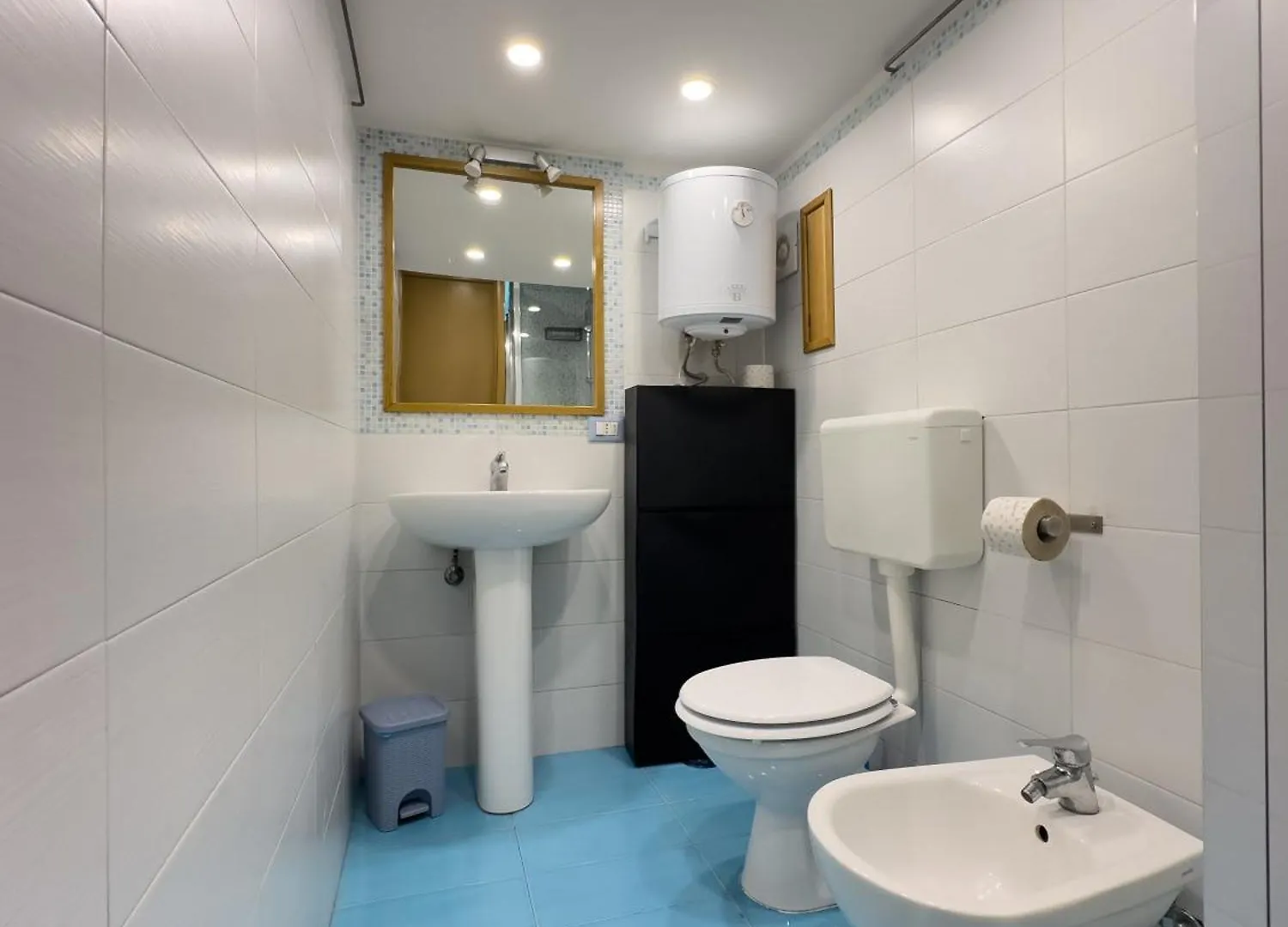 Ale & Tizy House Bed & Breakfast Naples Italy